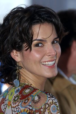 Angie Harmon - poza 73