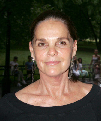 Ali MacGraw how old