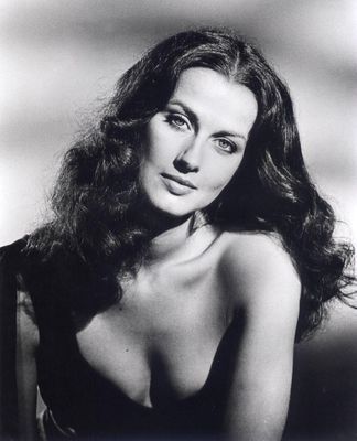 Veronica Hamel - poza 16