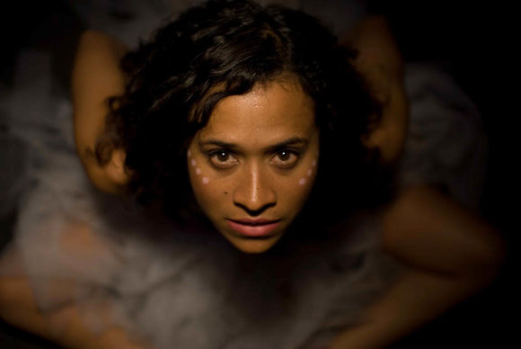 Angel Coulby - poza 18
