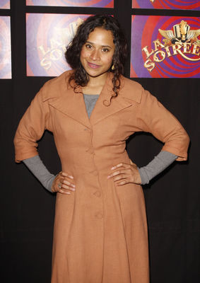 Angel Coulby - poza 16