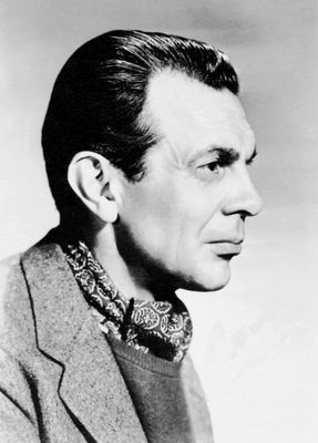 Raymond Massey - poza 5