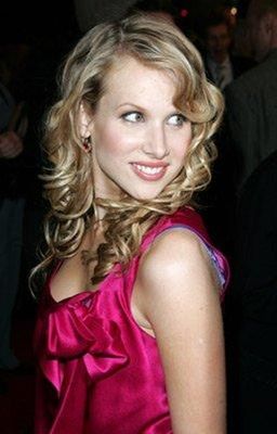 Lucy Punch - poza 36