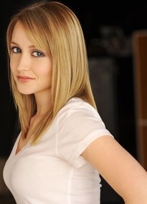 Emily Tennant - poza 11