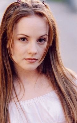 Kelly Stables - poza 21