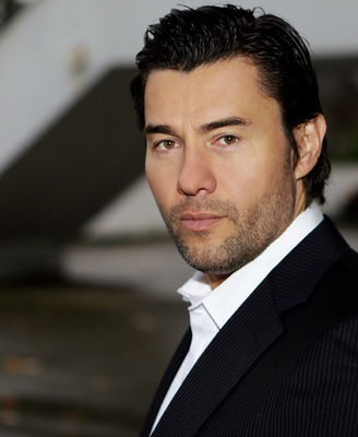 Steve Bacic - poza 14