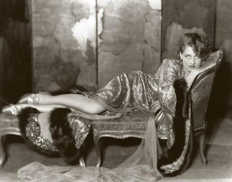 Norma Shearer - poza 33