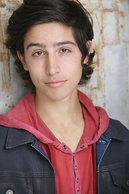 Lorenzo James Henrie - poza 7