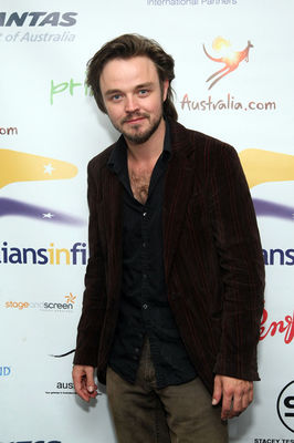 Matthew Newton - poza 7