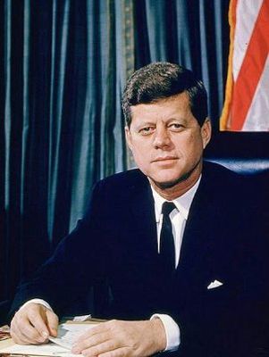 John F. Kennedy - poza 3