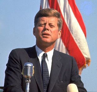 John F. Kennedy - poza 1