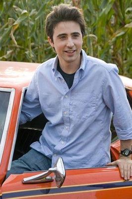 Josh Zuckerman - poza 7