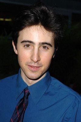 Josh Zuckerman - poza 6