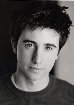 Josh Zuckerman - poza 12
