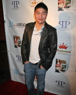 Brian Tee - poza 12