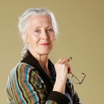 Julia Blake - poza 4
