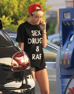 Miley Cyrus - poza 145