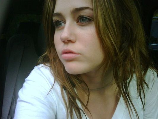 Miley Cyrus - poza 560