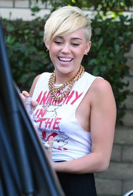 Miley Cyrus - poza 196