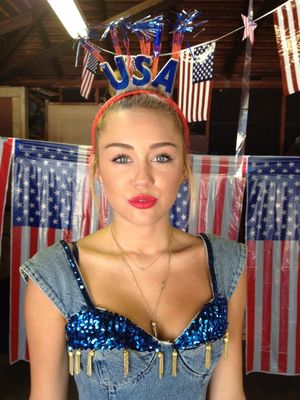 Miley Cyrus - poza 256