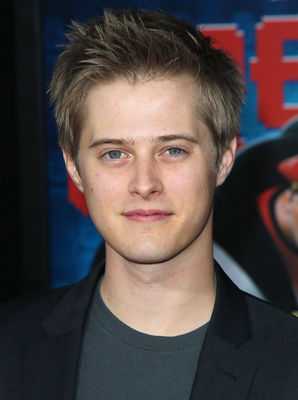 Lucas Grabeel - poza 12