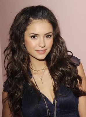 Nina Dobrev - poza 291