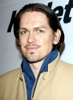 Steve Howey - poza 9