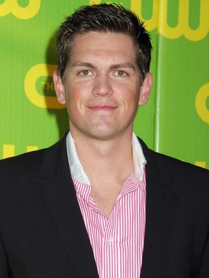 Steve Howey - poza 6