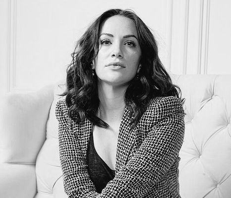 Next photo of Kate Siegel