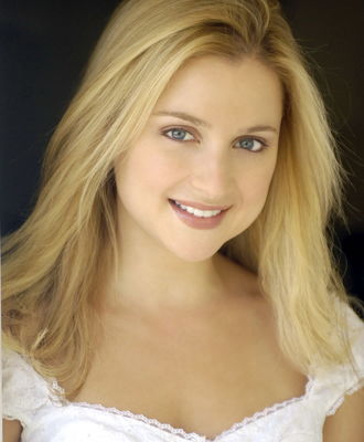 Katherine Bailess - poza 28