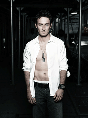 Josh Stewart - poza 16