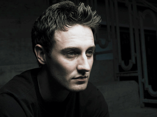 Josh Stewart - poza 11