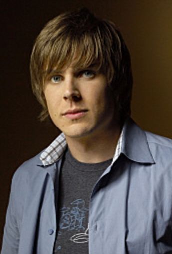 Chris Lowell biography