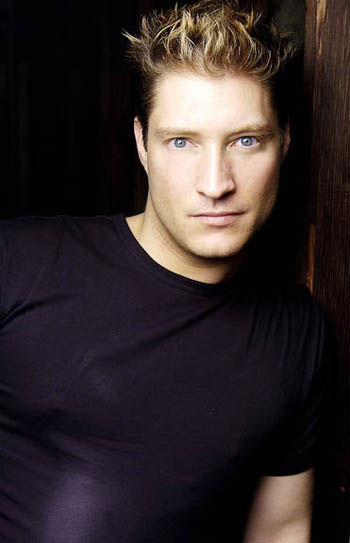 Next photo of Sean Kanan