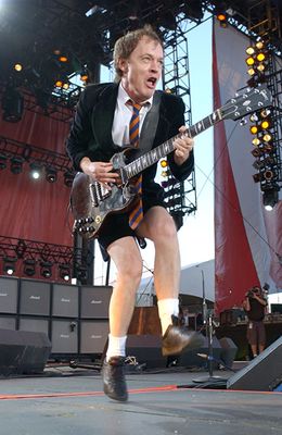 Angus Young - poza 8