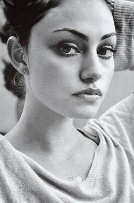 Phoebe Tonkin - poza 126