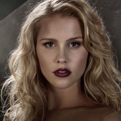 Claire Holt - poza 4