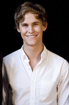 Rhys Wakefield - poza 15