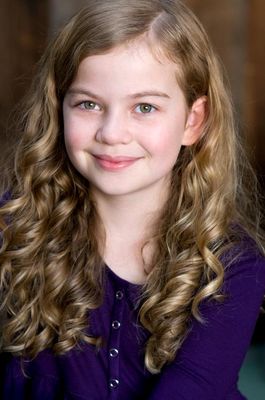 Megan Charpentier - poza 1