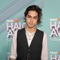 Avan Jogia - poza 16