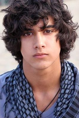 Avan Jogia - poza 12