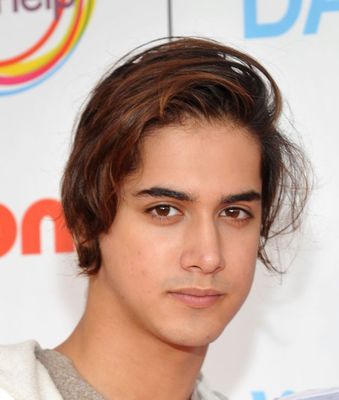 Avan Jogia - poza 21