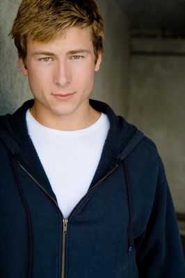 Glen Powell - poza 1