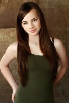 Ashley Rickards - poza 1