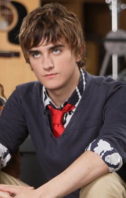 Landon Liboiron - poza 3