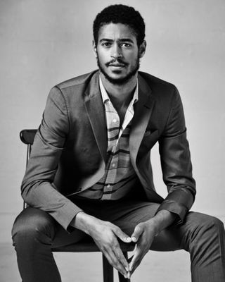 Alfred Enoch - poza 7