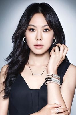 Min-hee Kim - poza 1