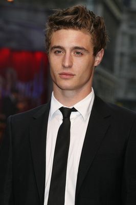 Max Irons - poza 3