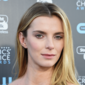 Betty Gilpin - poza 19