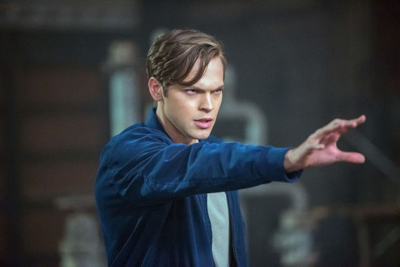Alexander Calvert - poza 3